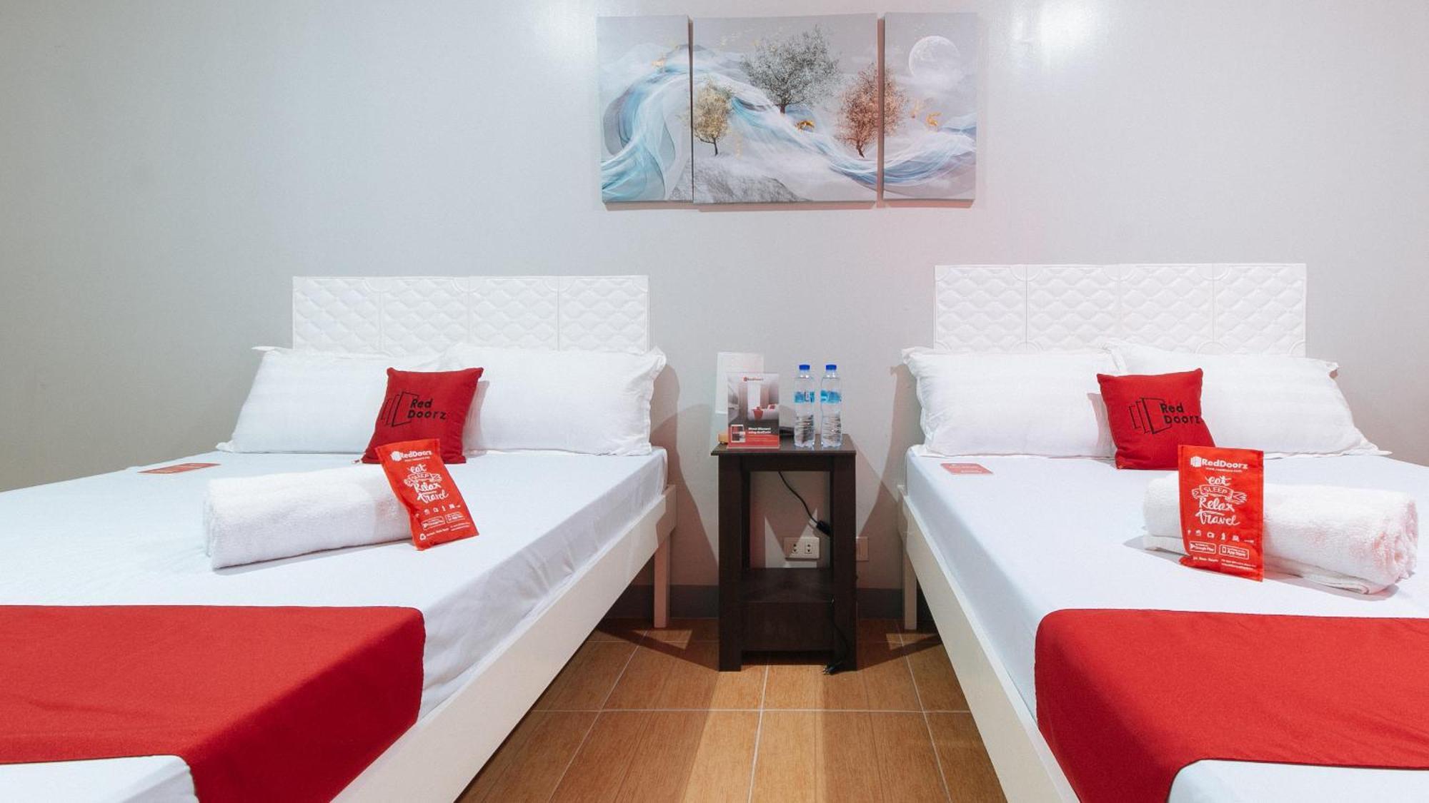 Reddoorz Near Christ The King Medical Center Hotel Las Piñas Exterior foto