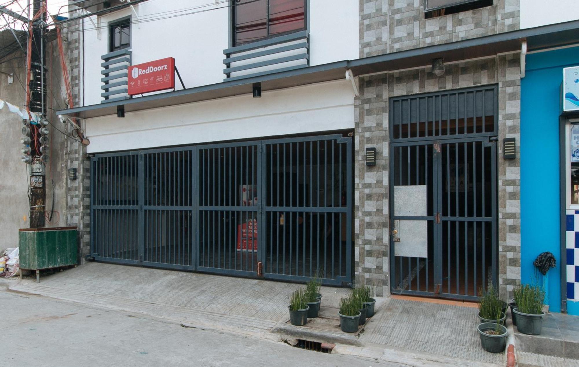 Reddoorz Near Christ The King Medical Center Hotel Las Piñas Exterior foto